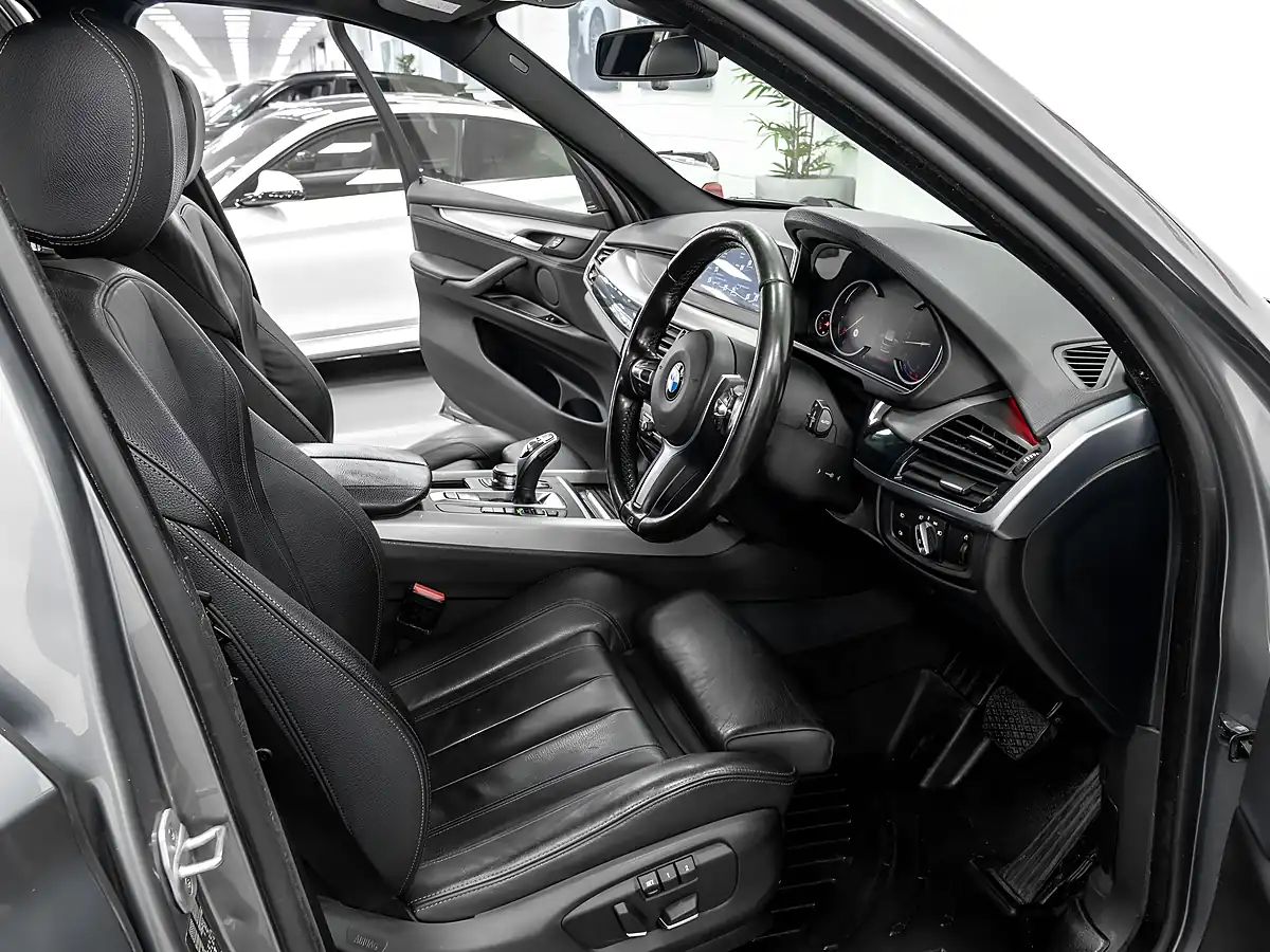 Used 2017 BMW X5 M Sport Space Grey - Interior and Exterior details 16