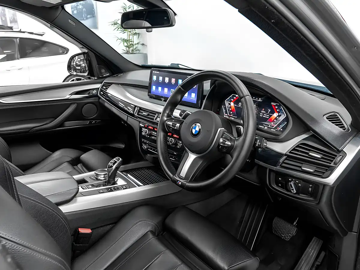 Used 2017 BMW X5 M Sport Space Grey - Interior and Exterior details 11