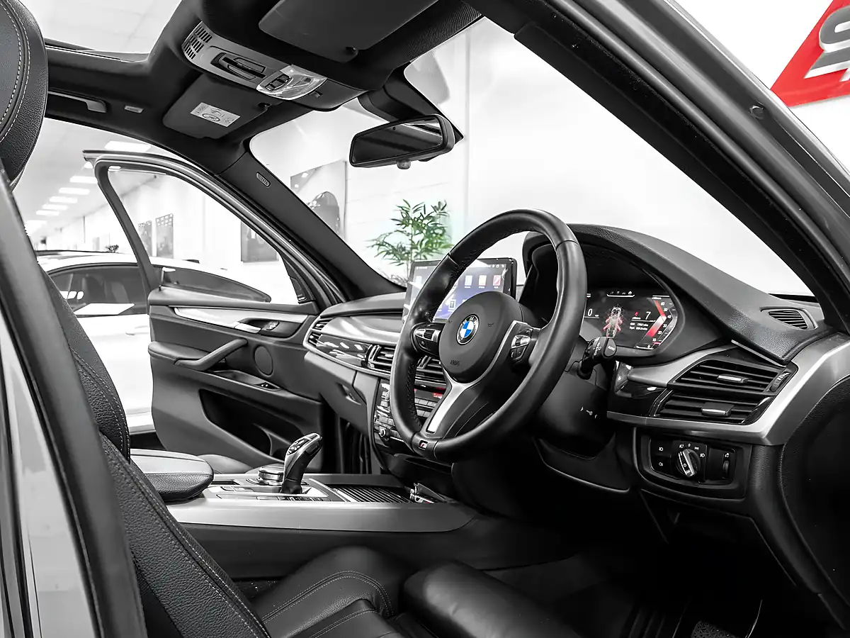 Used 2017 BMW X5 M Sport Space Grey - Interior and Exterior details 14