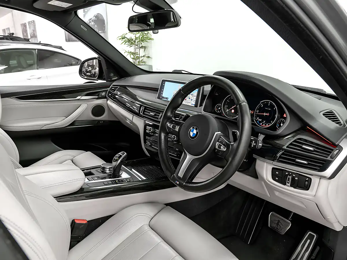 Used 2017 BMW X5 M Sport Space Grey - Interior and Exterior details 12