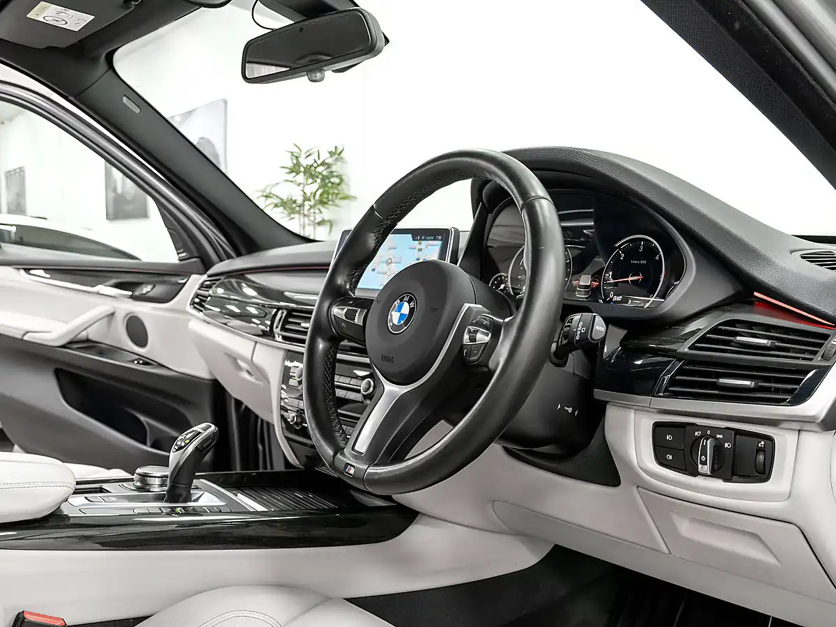 Used 2017 BMW X5 M Sport Space Grey - Interior and Exterior details 16
