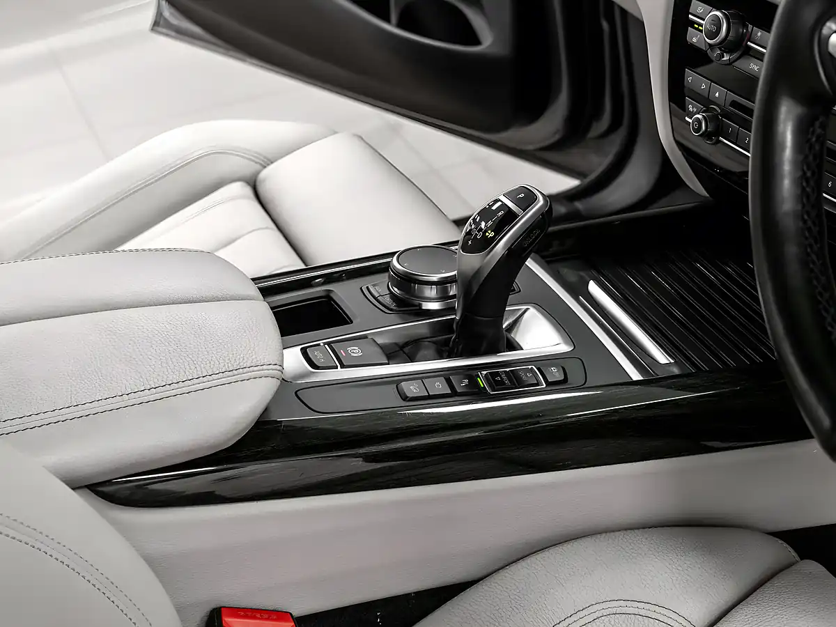 Used 2017 BMW X5 M Sport Space Grey - Interior and Exterior details 17