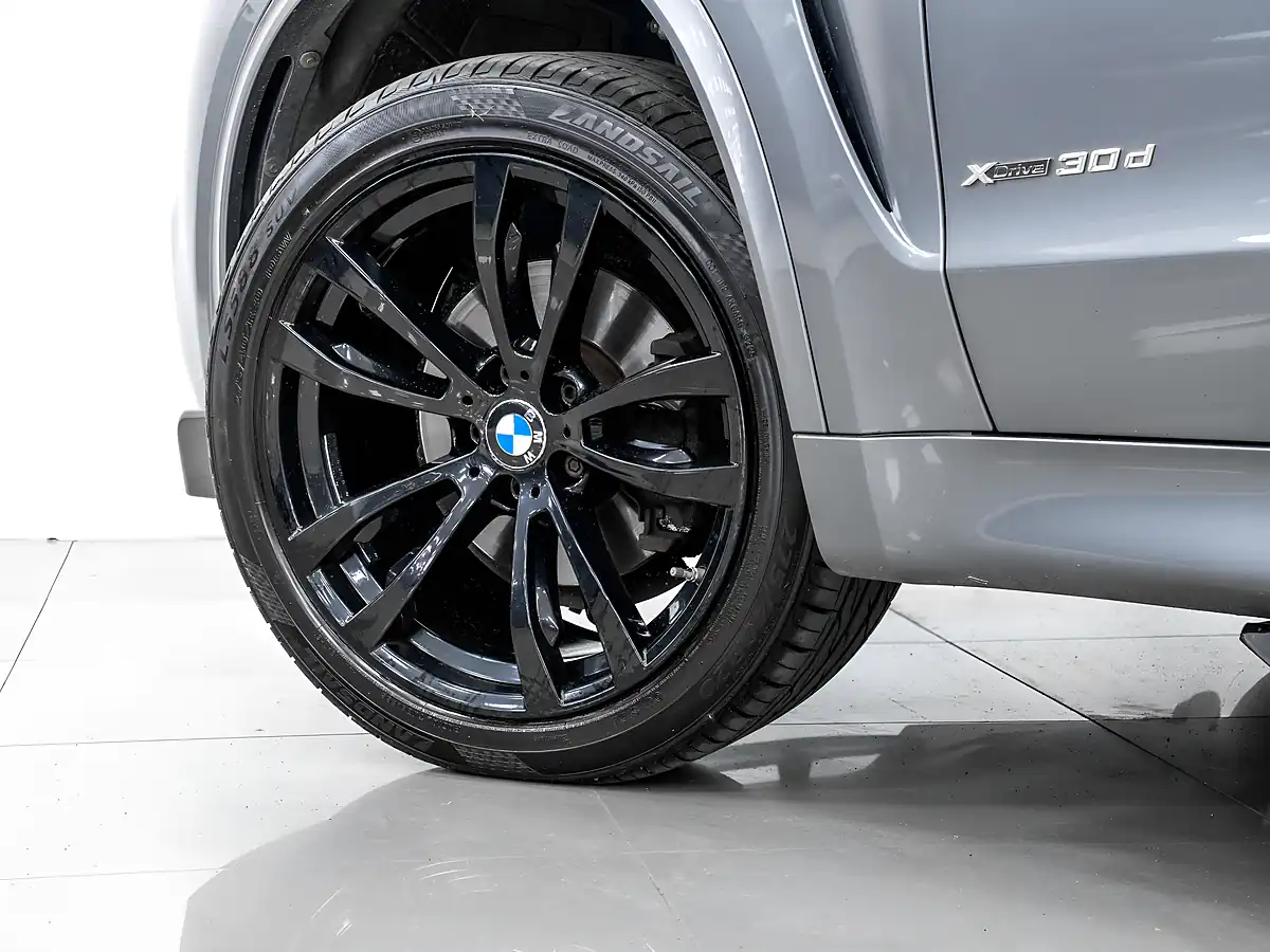 Used 2017 BMW X5 M Sport Space Grey - Interior and Exterior details 10