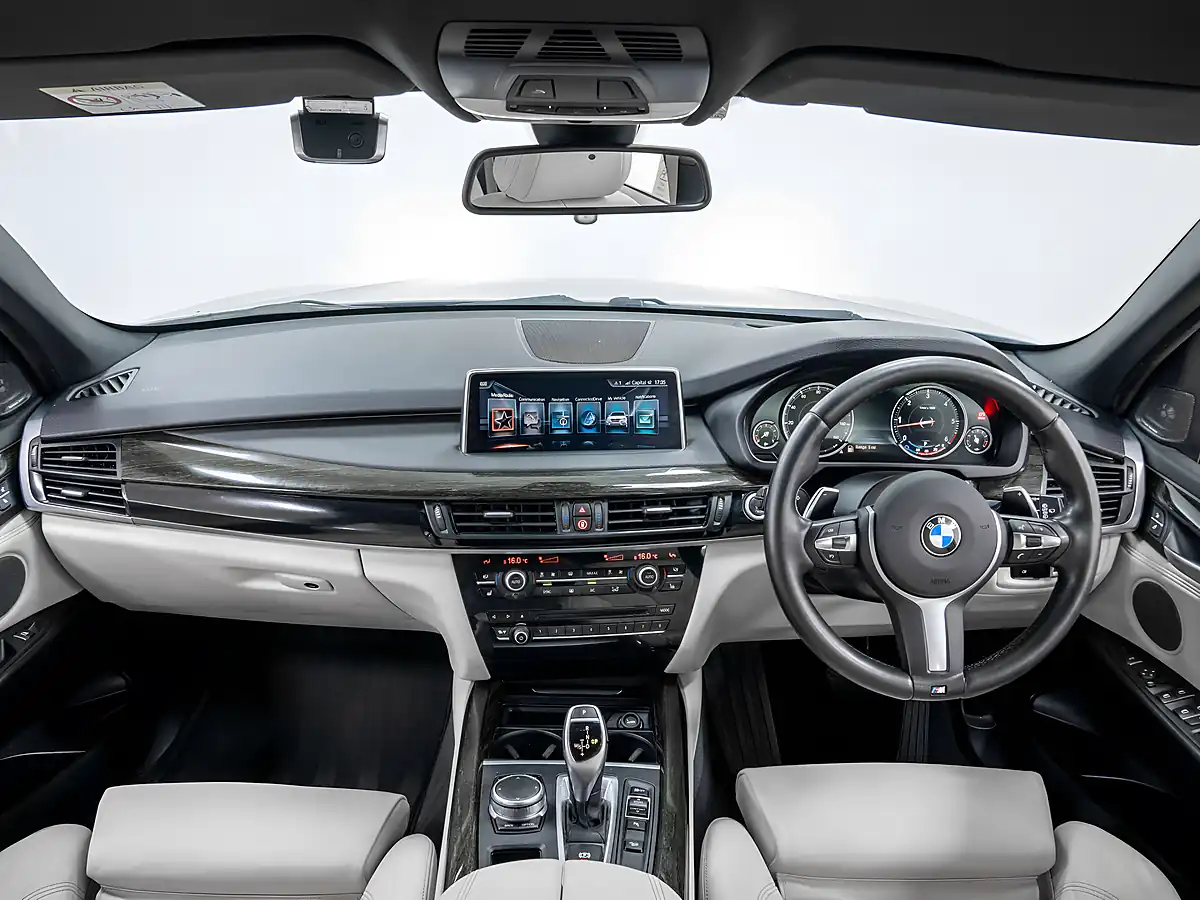 Used 2017 BMW X5 M Sport Space Grey - Interior and Exterior details 11