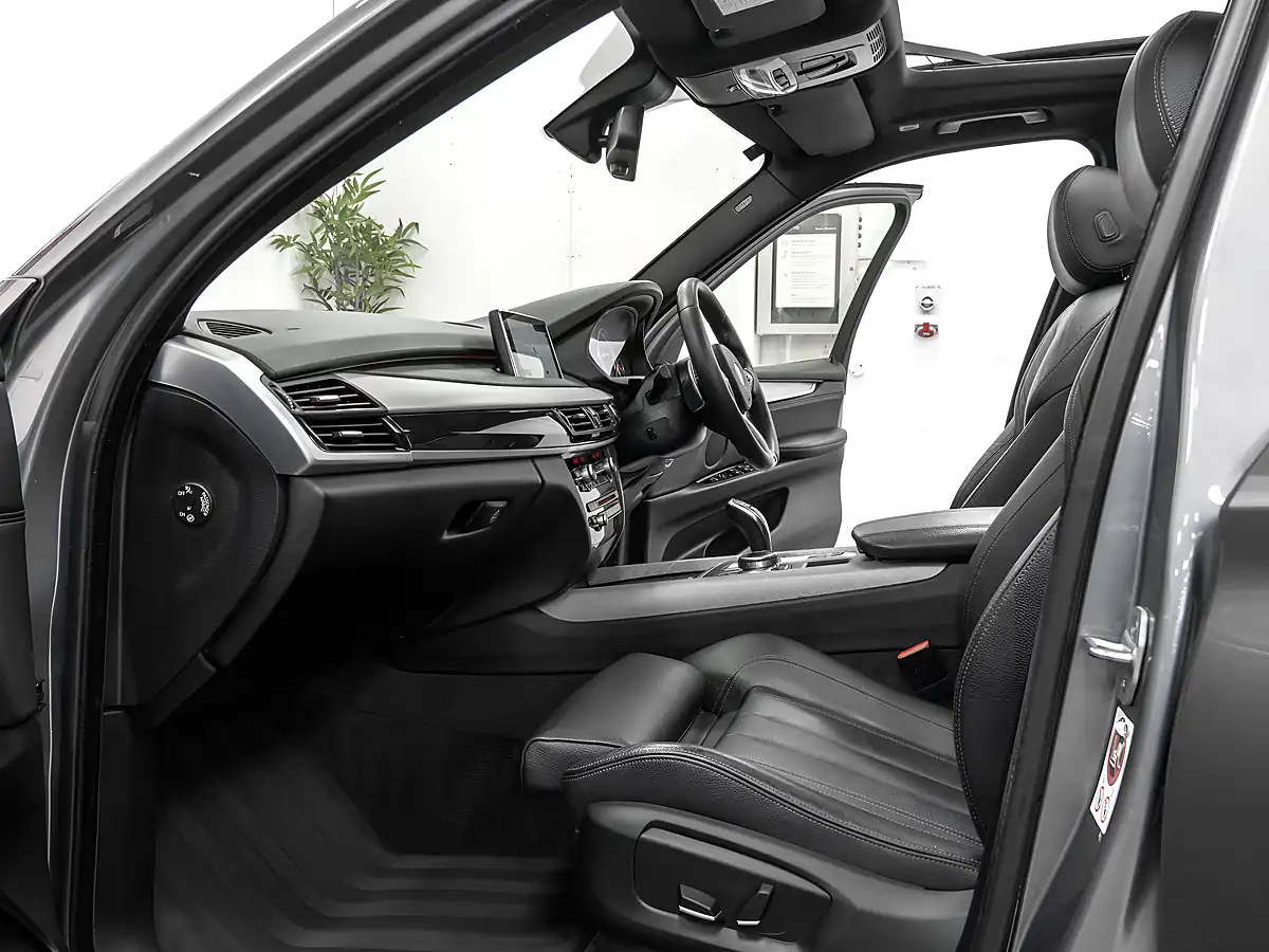 Used 2017 BMW X5 M Sport Space Grey - Interior and Exterior details 12