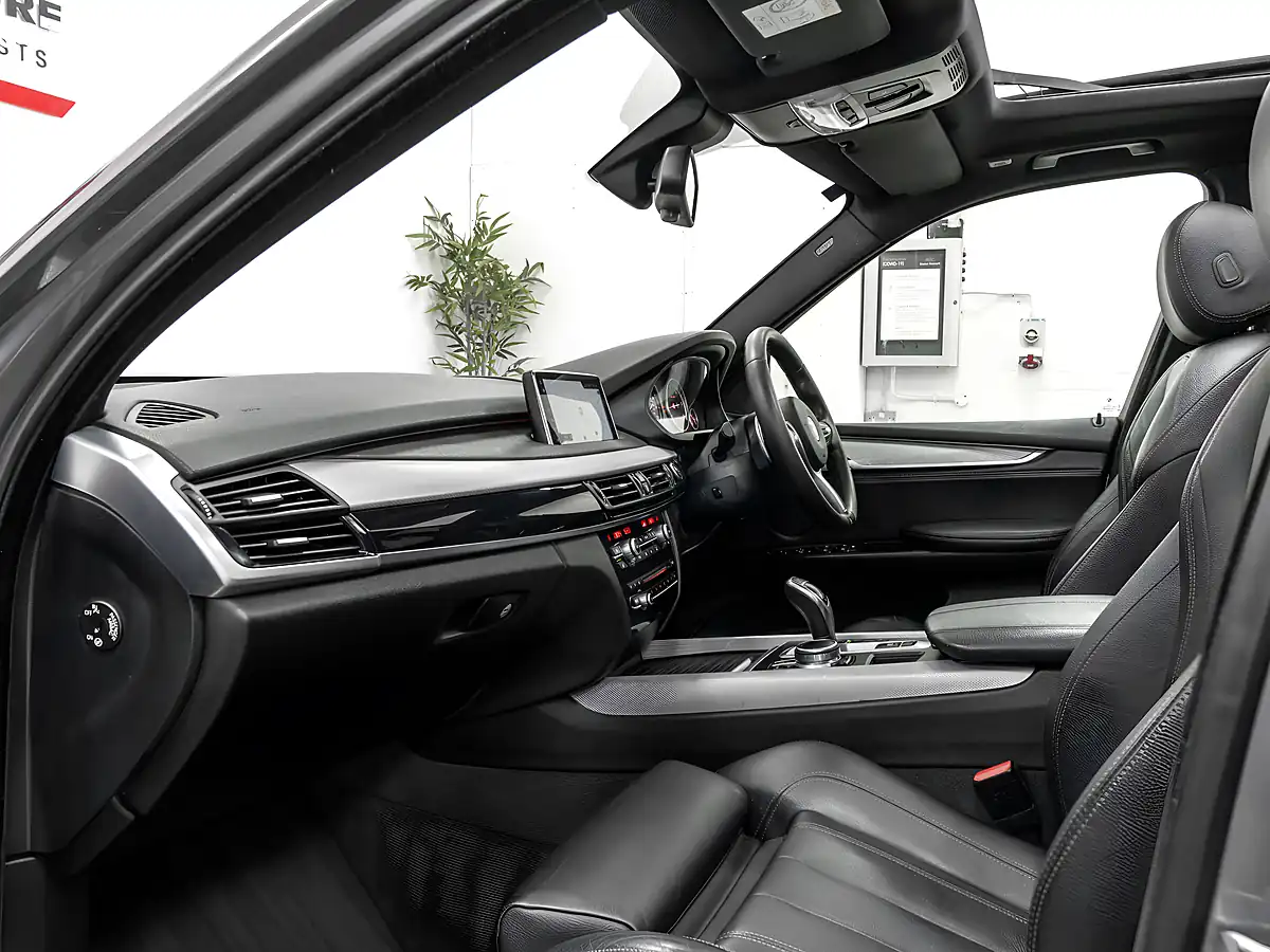 Used 2017 BMW X5 M Sport Space Grey - Interior and Exterior details 13