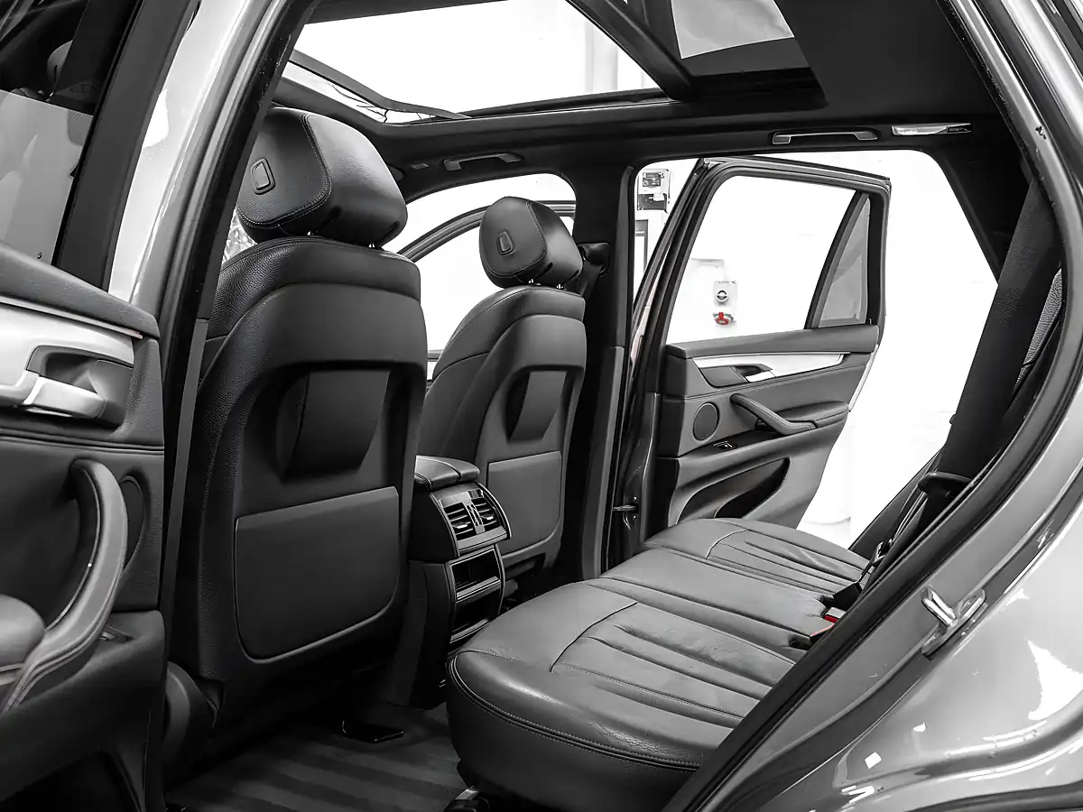 Used 2017 BMW X5 M Sport Space Grey - Interior and Exterior details 15