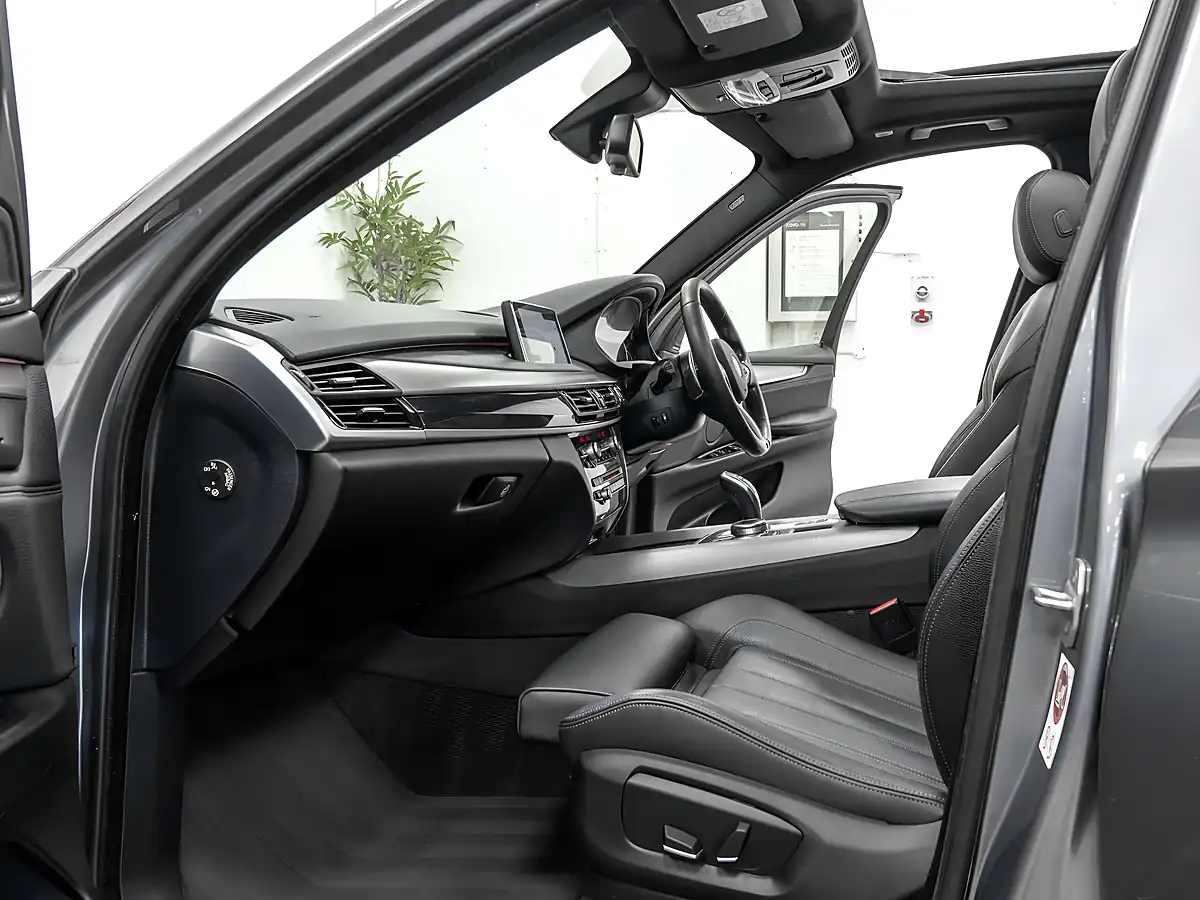 Used 2017 BMW X5 M Sport Space Grey - Interior and Exterior details 11
