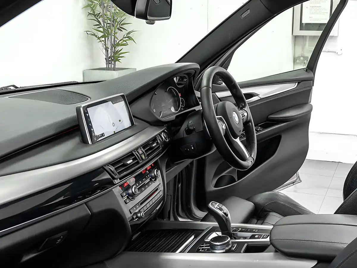 Used 2017 BMW X5 M Sport Space Grey - Interior and Exterior details 15