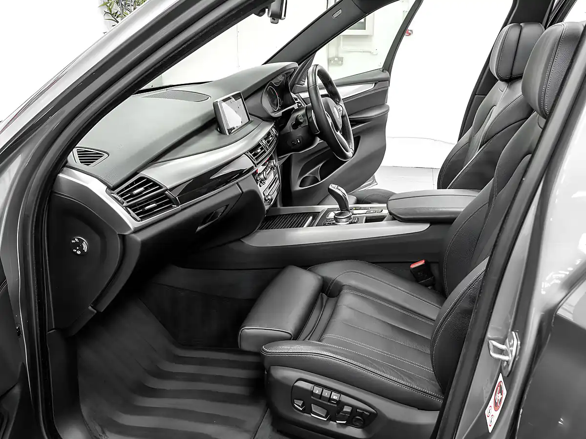 Used 2017 BMW X5 M Sport Space Grey - Interior and Exterior details 12