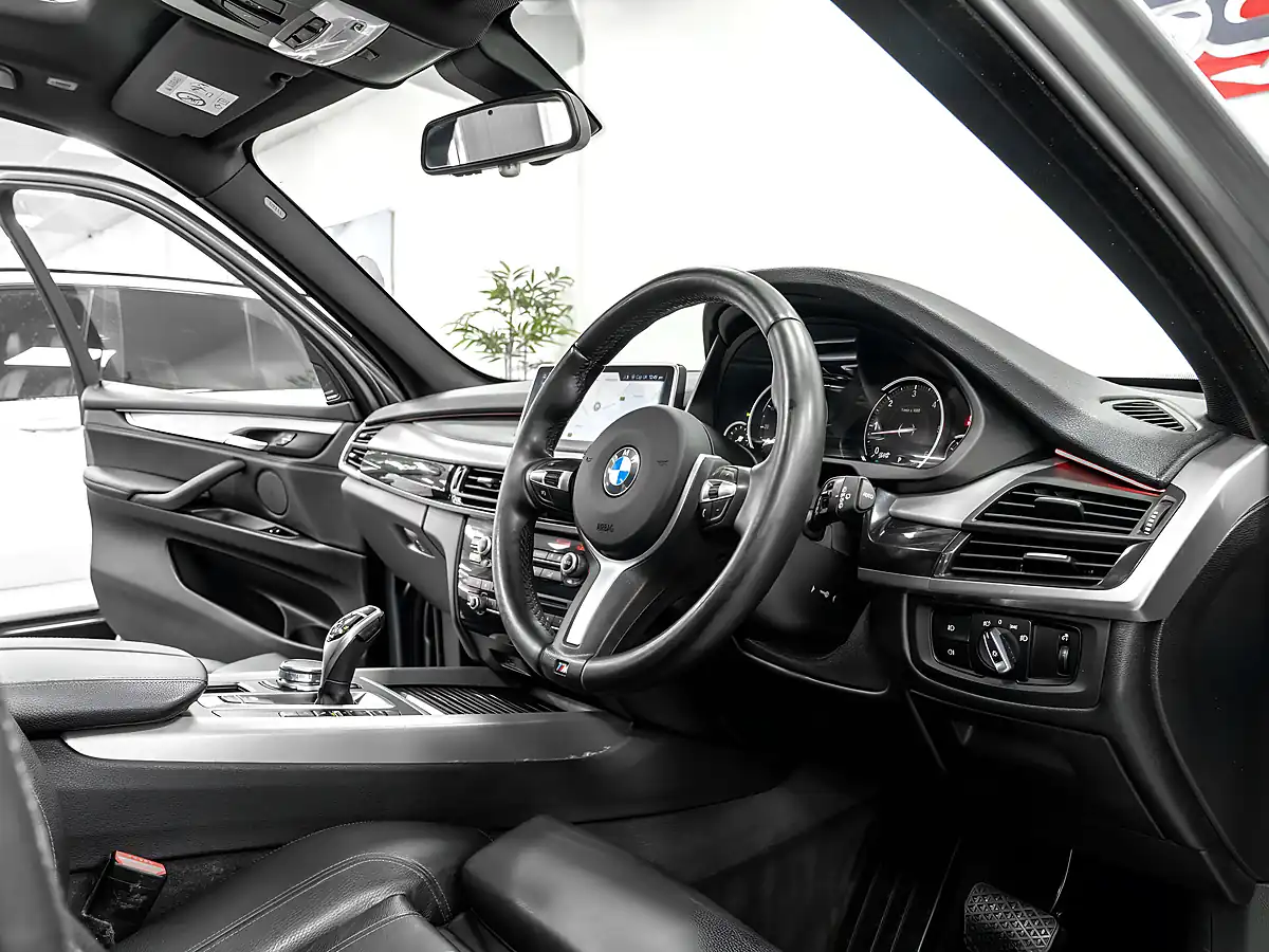 Used 2017 BMW X5 M Sport Space Grey - Interior and Exterior details 16