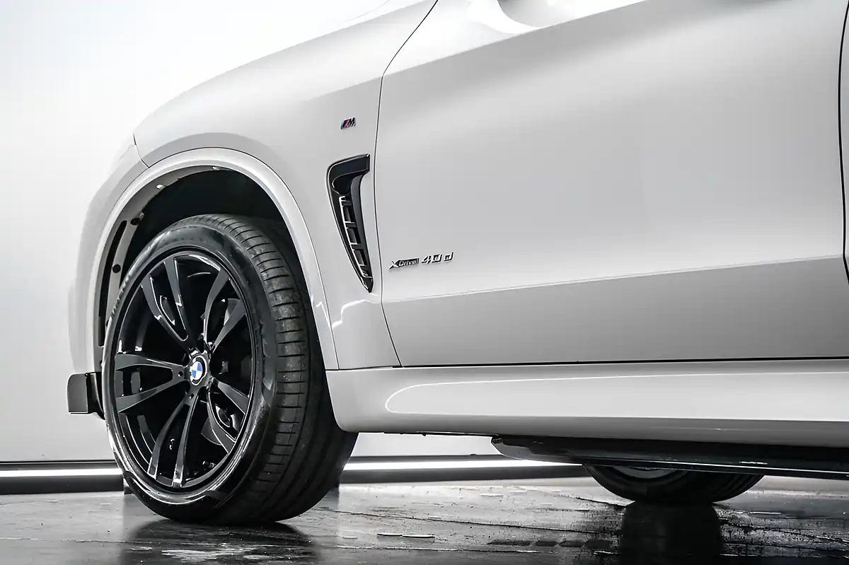 Used 2017 BMW X5 M Sport White - Interior and Exterior details 9