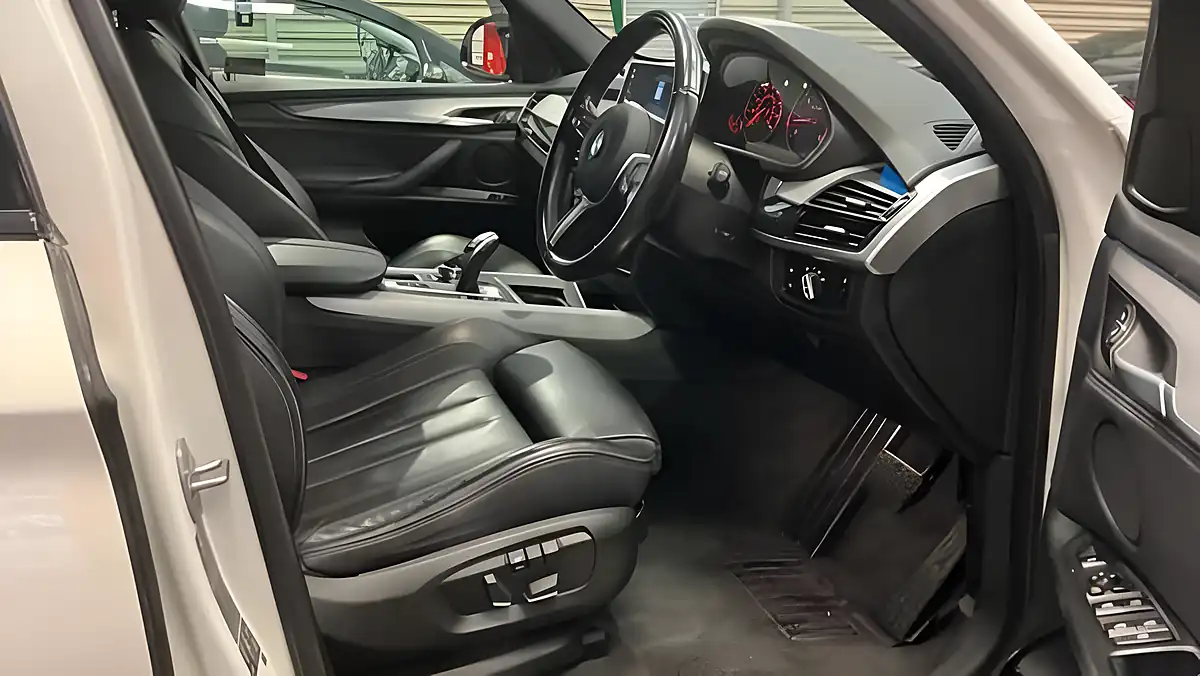 Used 2017 BMW X5 White - Interior and Exterior details 11
