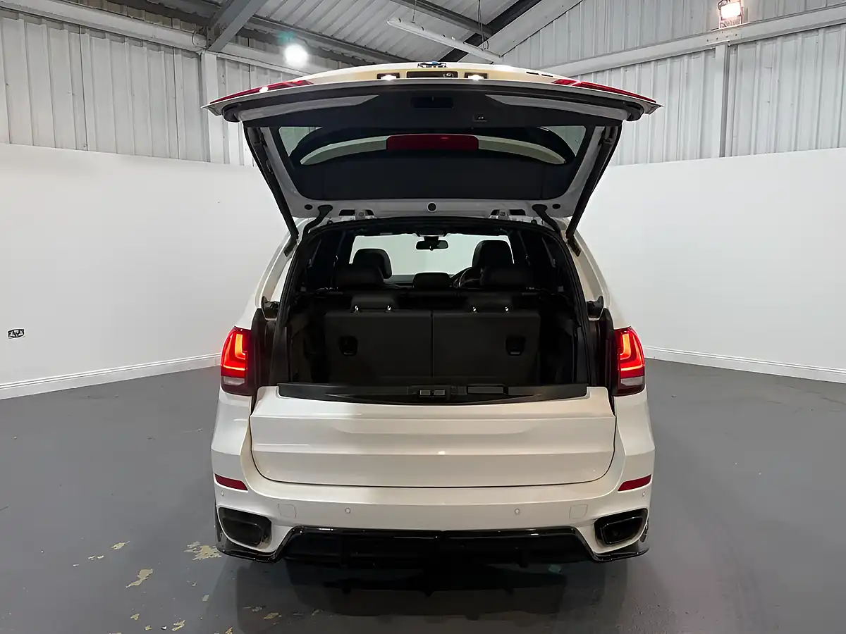 Used 2017 BMW X5 White - Interior and Exterior details 10