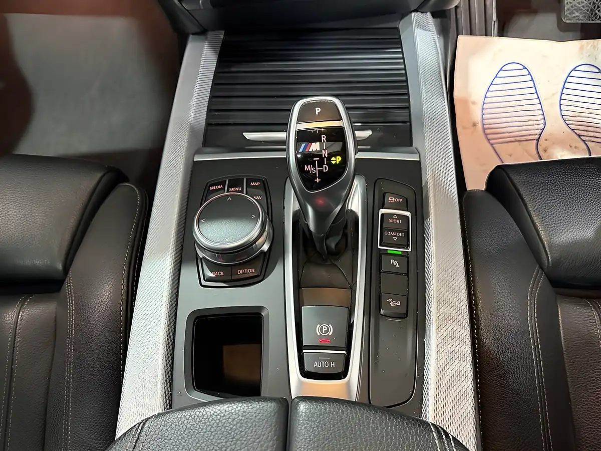 Used 2017 BMW X5 White - Interior and Exterior details 16