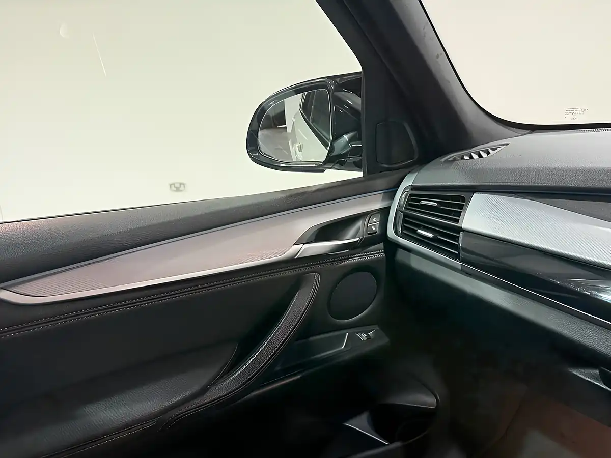 Used 2017 BMW X5 White - Interior and Exterior details 17