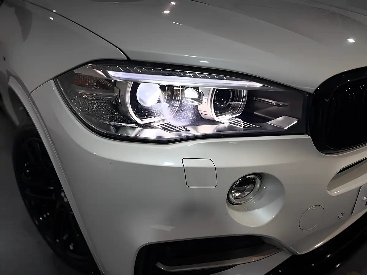 Used 2017 BMW X5 White - Interior and Exterior details 6
