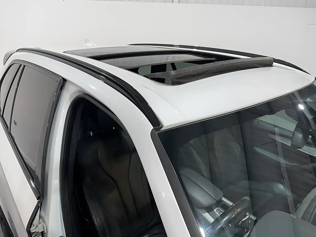 Used 2017 BMW X5 White - Interior and Exterior details 8