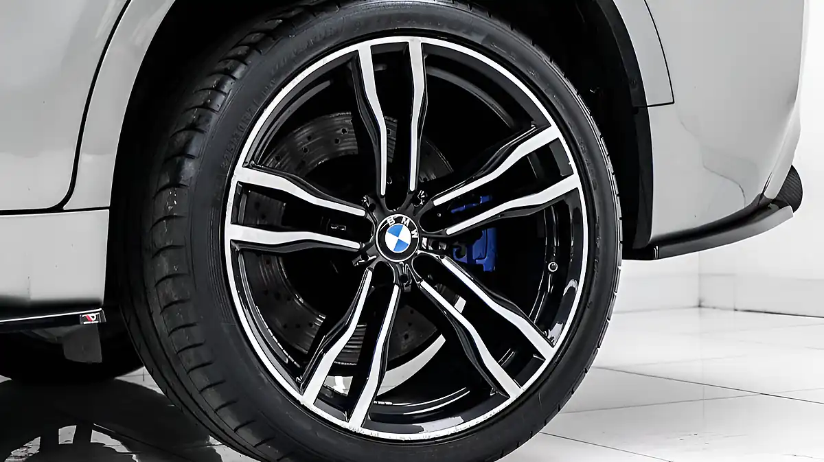 Used 2017 BMW X6 M Grey - Interior and Exterior details 13