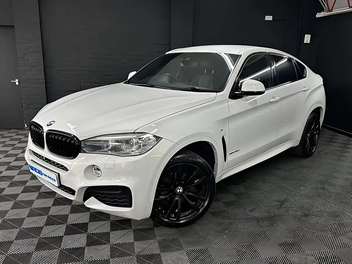 Used 2017 BMW X6 M Sport Alpine White - Front View