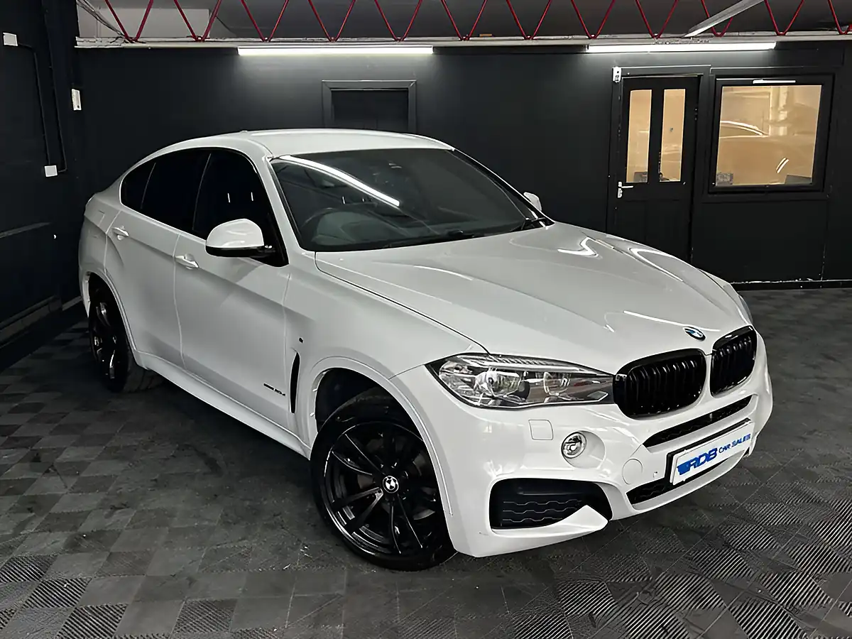 Used 2017 BMW X6 M Sport Alpine White - Interior and Exterior details 10