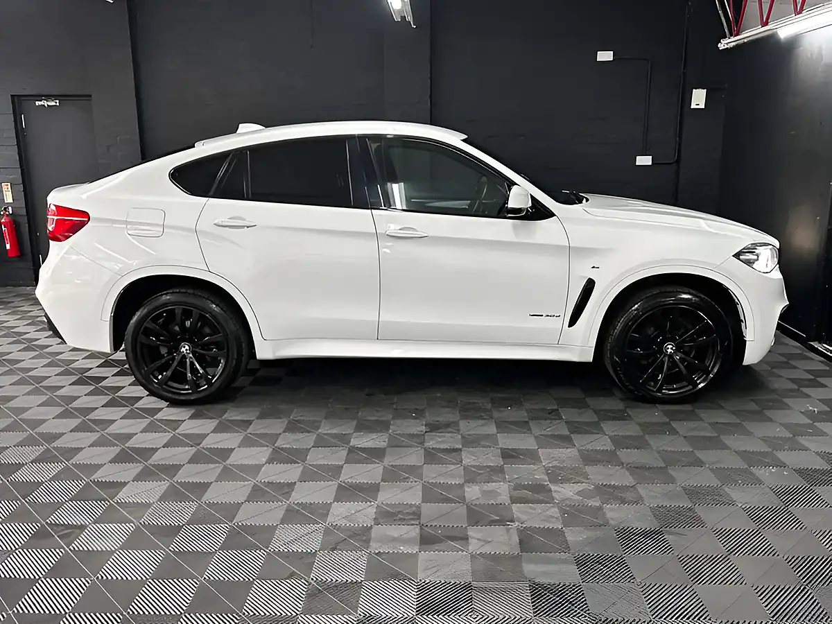Used 2017 BMW X6 M Sport Alpine White - Interior and Exterior details 15