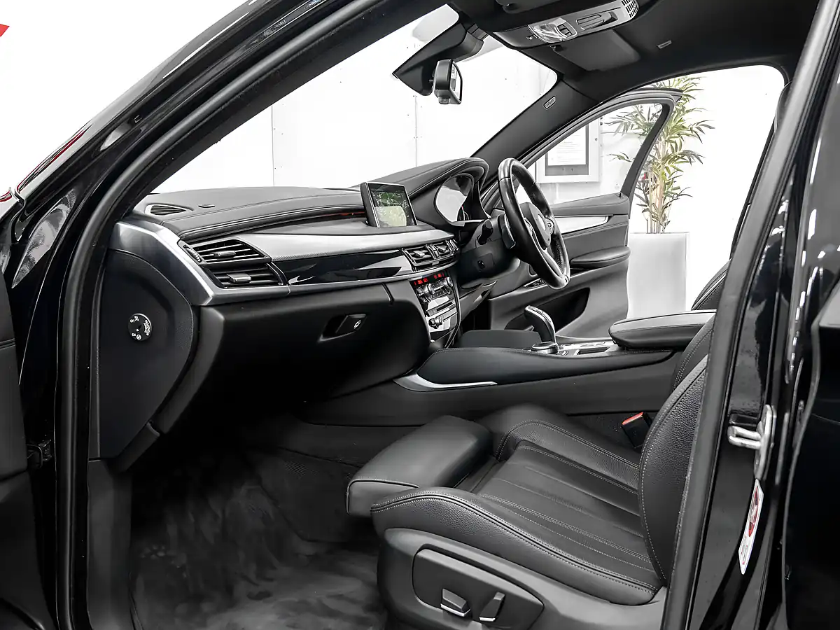 Used 2017 BMW X6 M Sport Black Sapphire - Interior and Exterior details 11