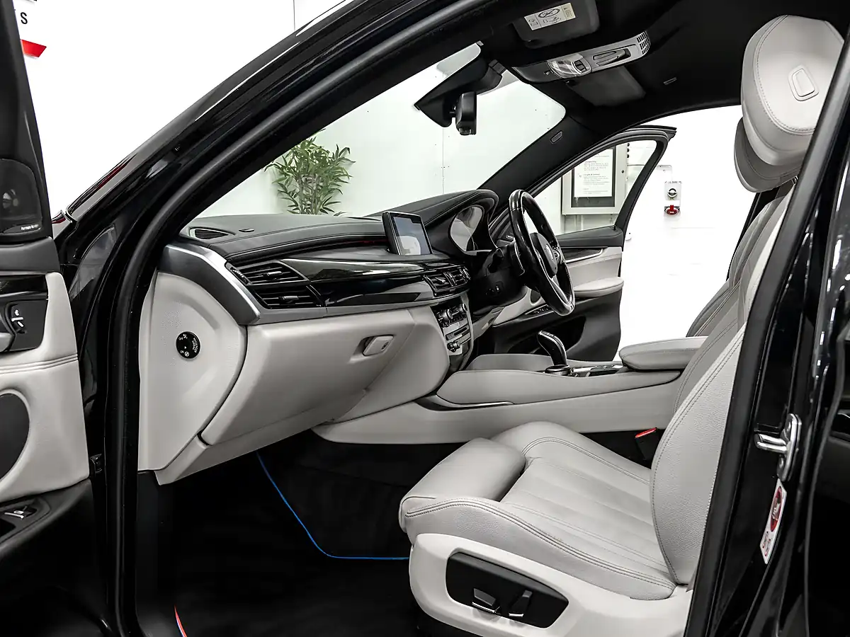 Used 2017 BMW X6 M Sport Sapphire Black - Interior and Exterior details 15