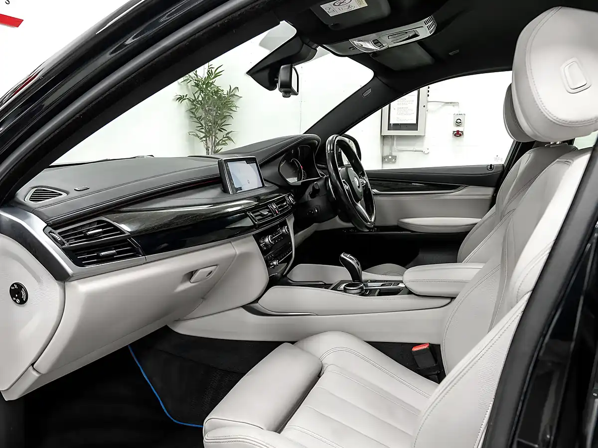 Used 2017 BMW X6 M Sport Sapphire Black - Interior and Exterior details 18