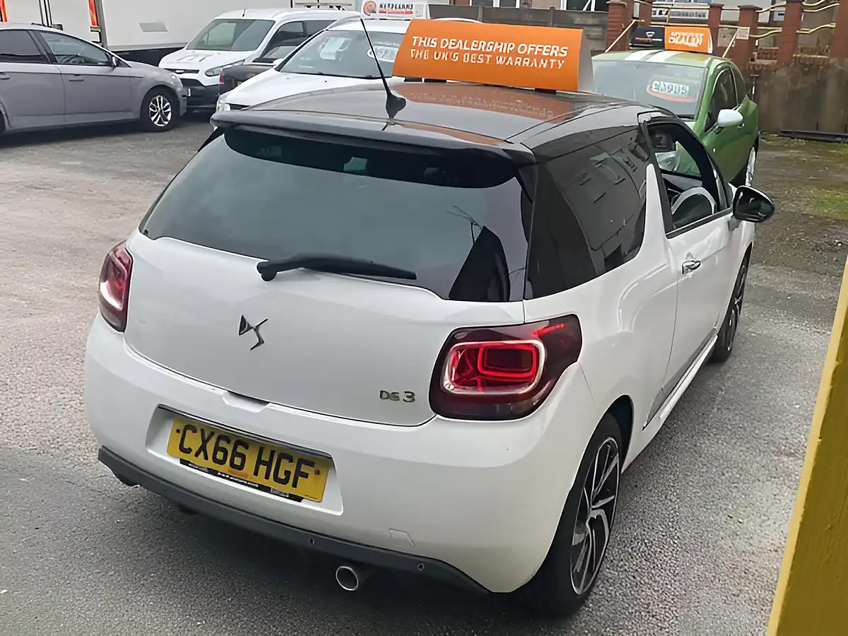 Used 2017 Citreon DS3 Prestige White - Interior and Exterior details 7