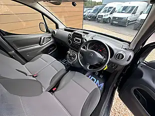 Used 2017 Citroen Berlingo 625 Enterprise Blue Black - Interior and Exterior details 14