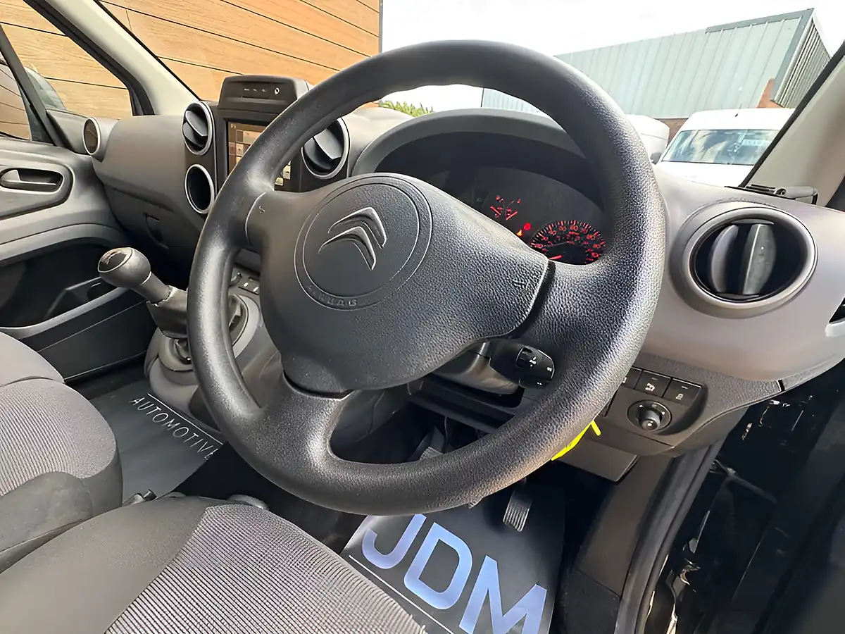 Used 2017 Citroen Berlingo 625 Enterprise Blue Black - Interior and Exterior details 15