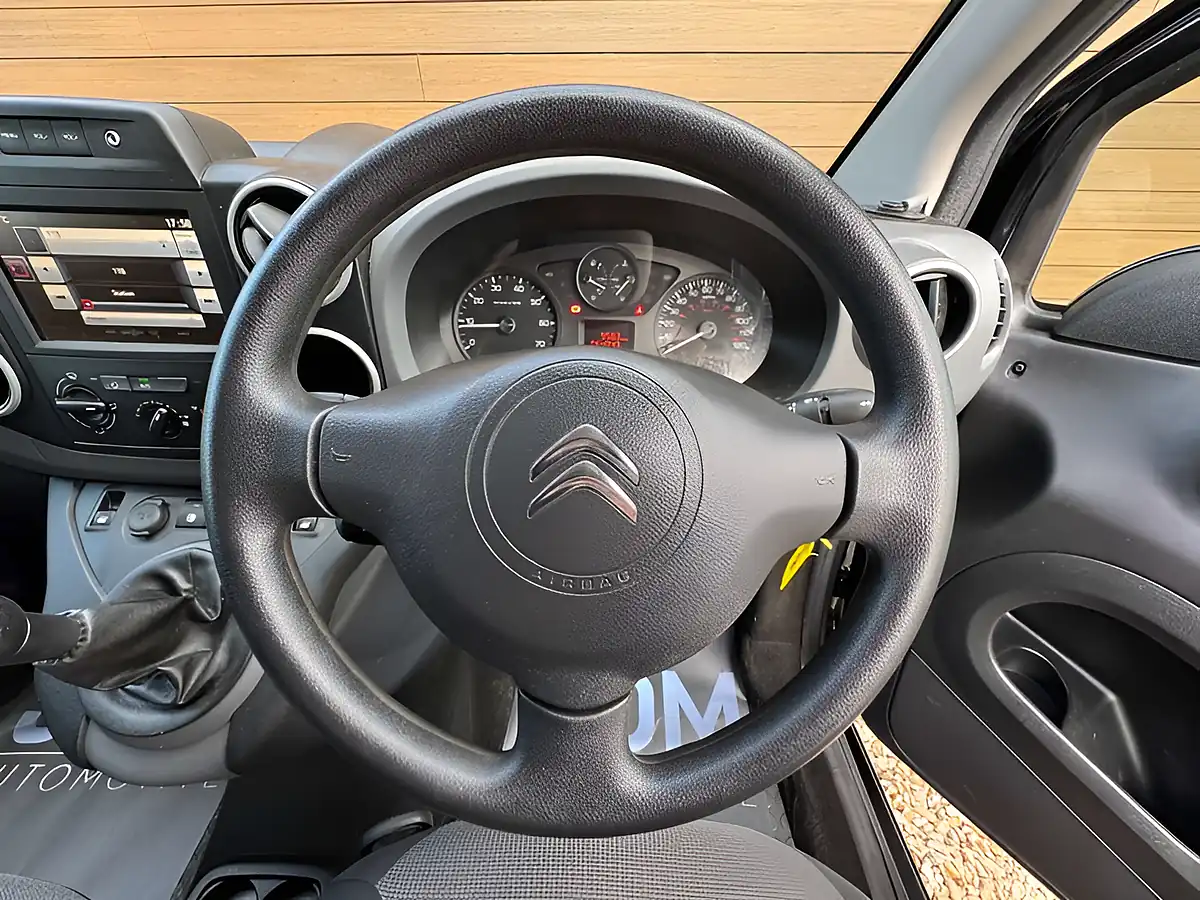 Used 2017 Citroen Berlingo 625 Enterprise Blue Black - Interior and Exterior details 18