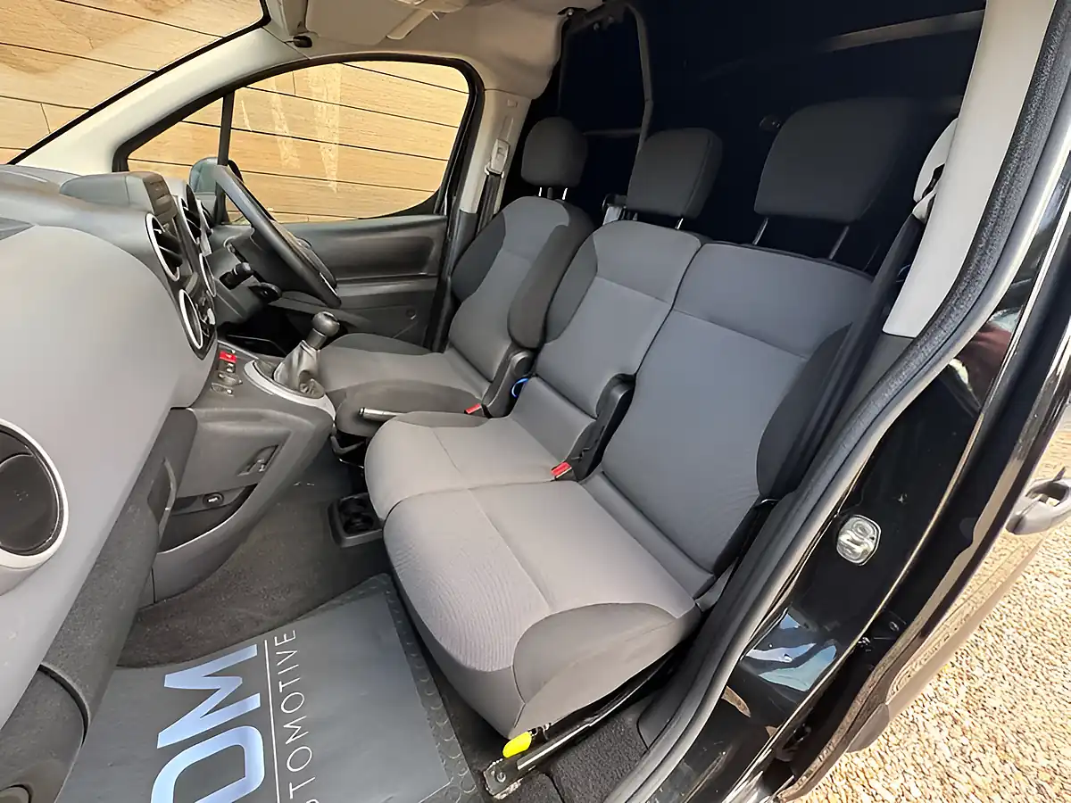 Used 2017 Citroen Berlingo 625 Enterprise Blue Black - Interior and Exterior details 19