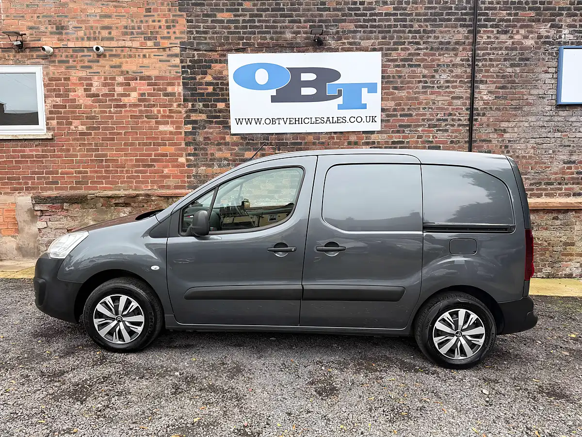 Used 2017 Citroen Berlingo 625 Enterprise Blue Grey - Interior and Exterior details 6