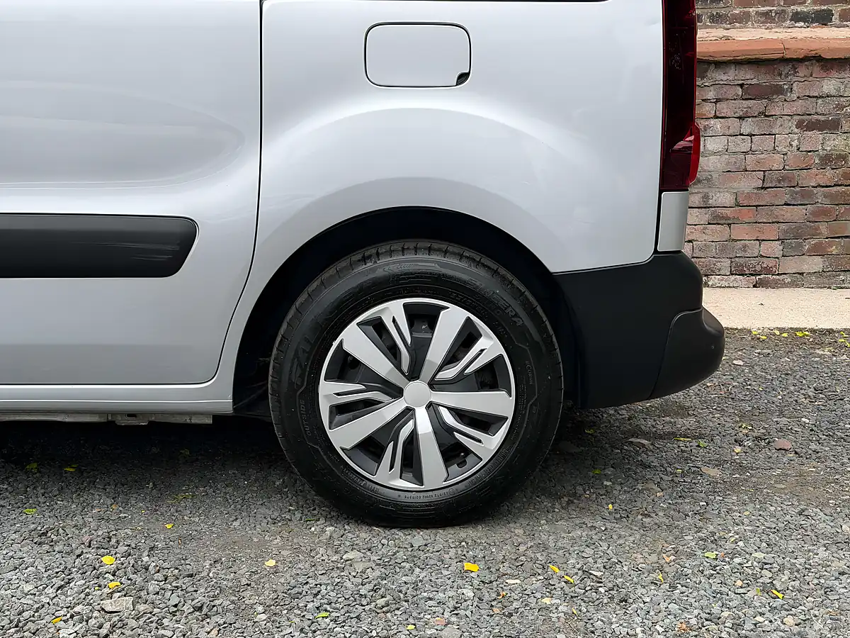 Used 2017 Citroen Berlingo 625 Enterprise Blue Silver - Interior and Exterior details 19