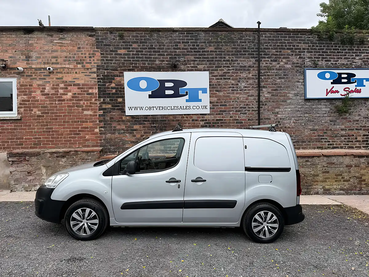 Used 2017 Citroen Berlingo 625 Enterprise Blue Silver - Interior and Exterior details 5