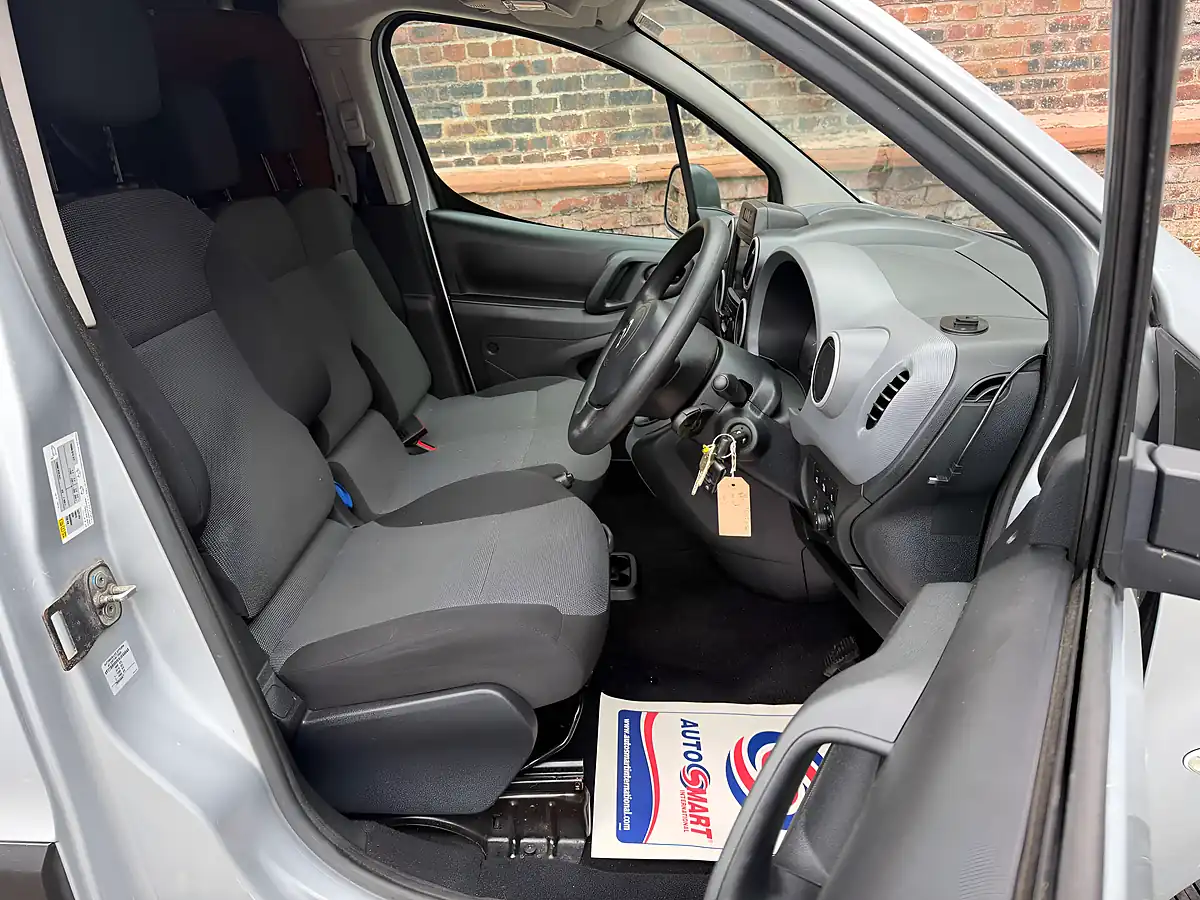 Used 2017 Citroen Berlingo 625 Enterprise Blue Silver - Interior and Exterior details 7