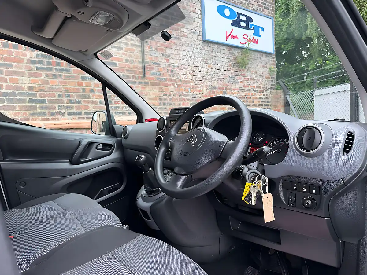 Used 2017 Citroen Berlingo 625 Enterprise Blue Silver - Interior and Exterior details 8