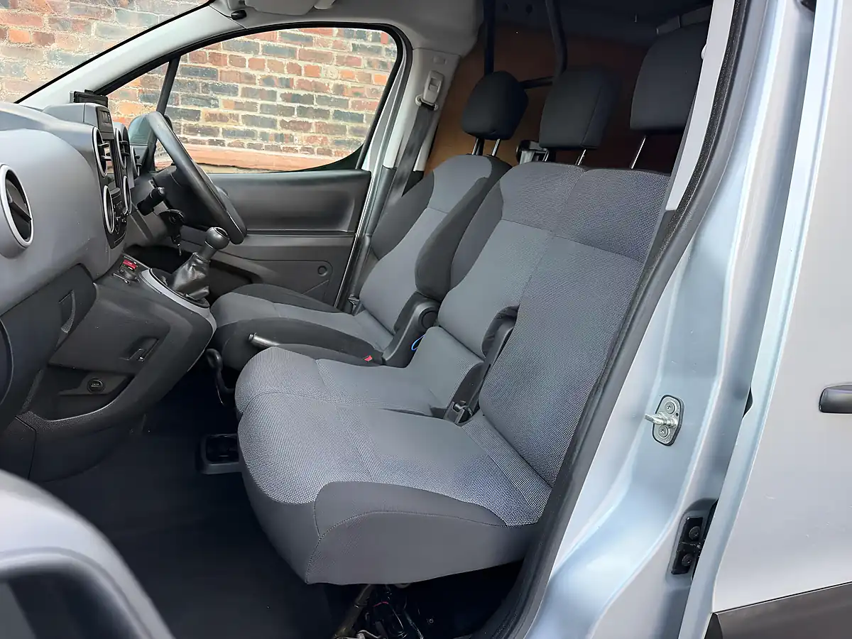 Used 2017 Citroen Berlingo 625 Enterprise Blue Silver - Interior and Exterior details 11