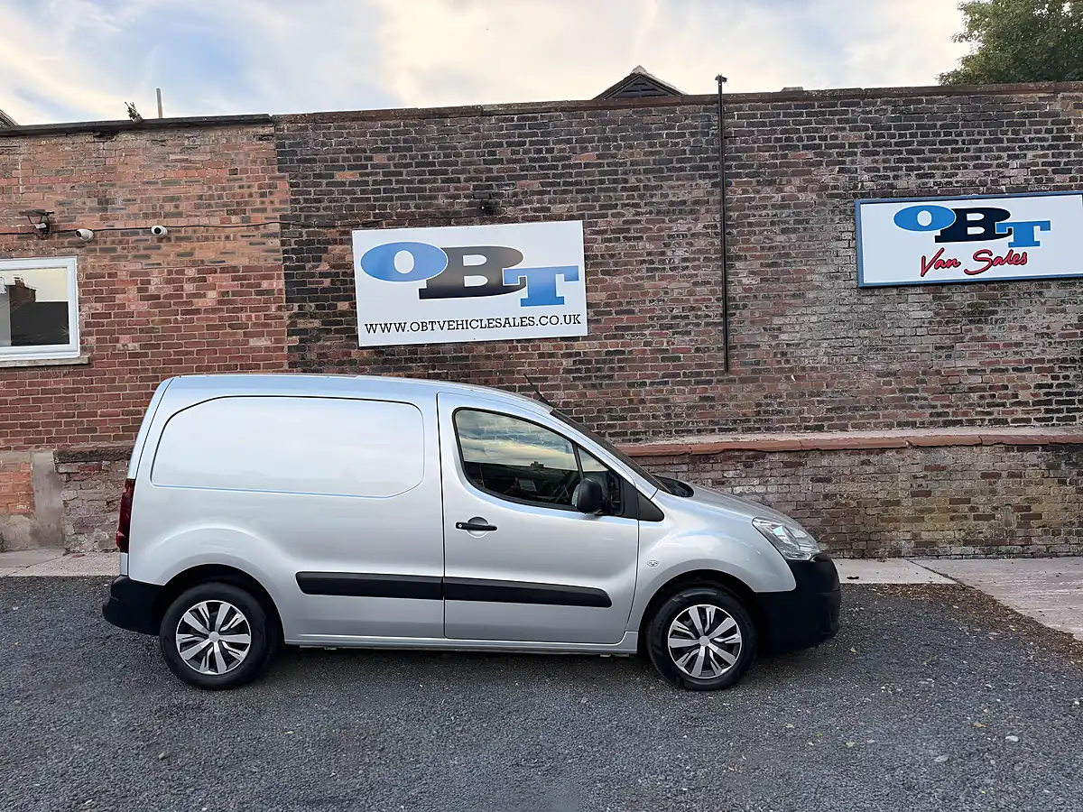 Used 2017 Citroen Berlingo 625 Enterprise Blue Silver - Interior and Exterior details 2