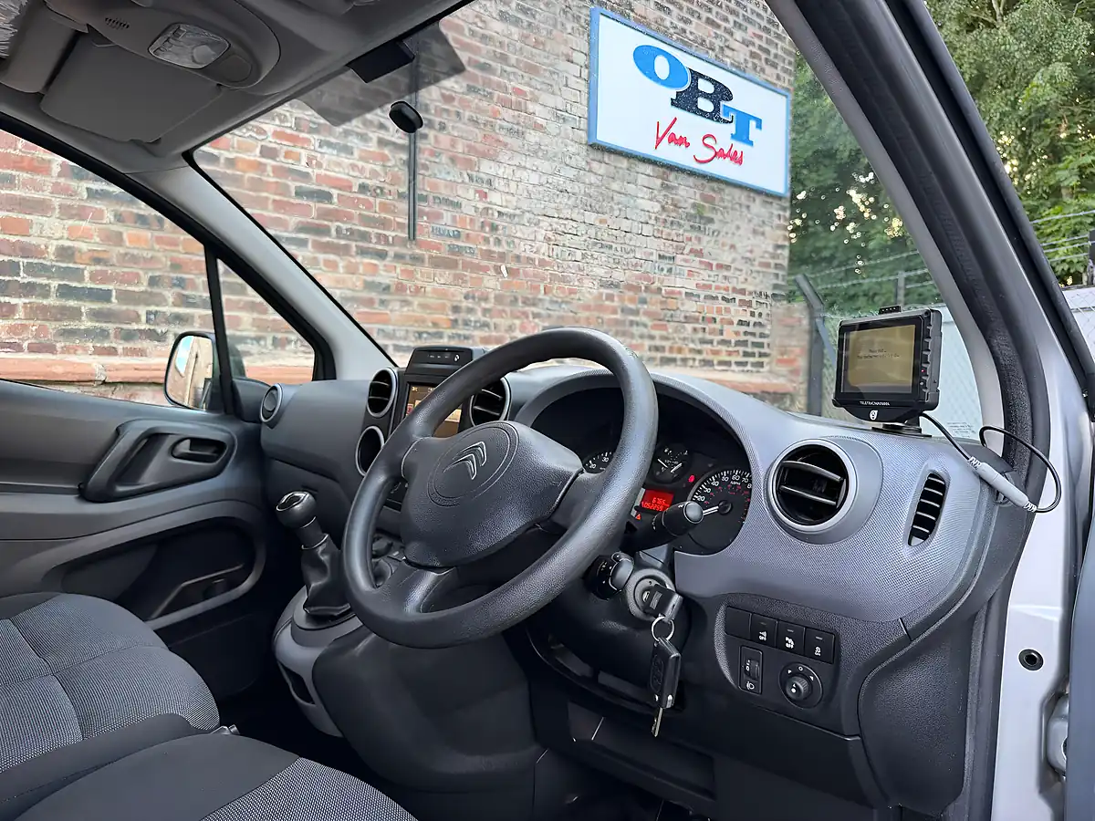 Used 2017 Citroen Berlingo 625 Enterprise Blue Silver - Interior and Exterior details 8