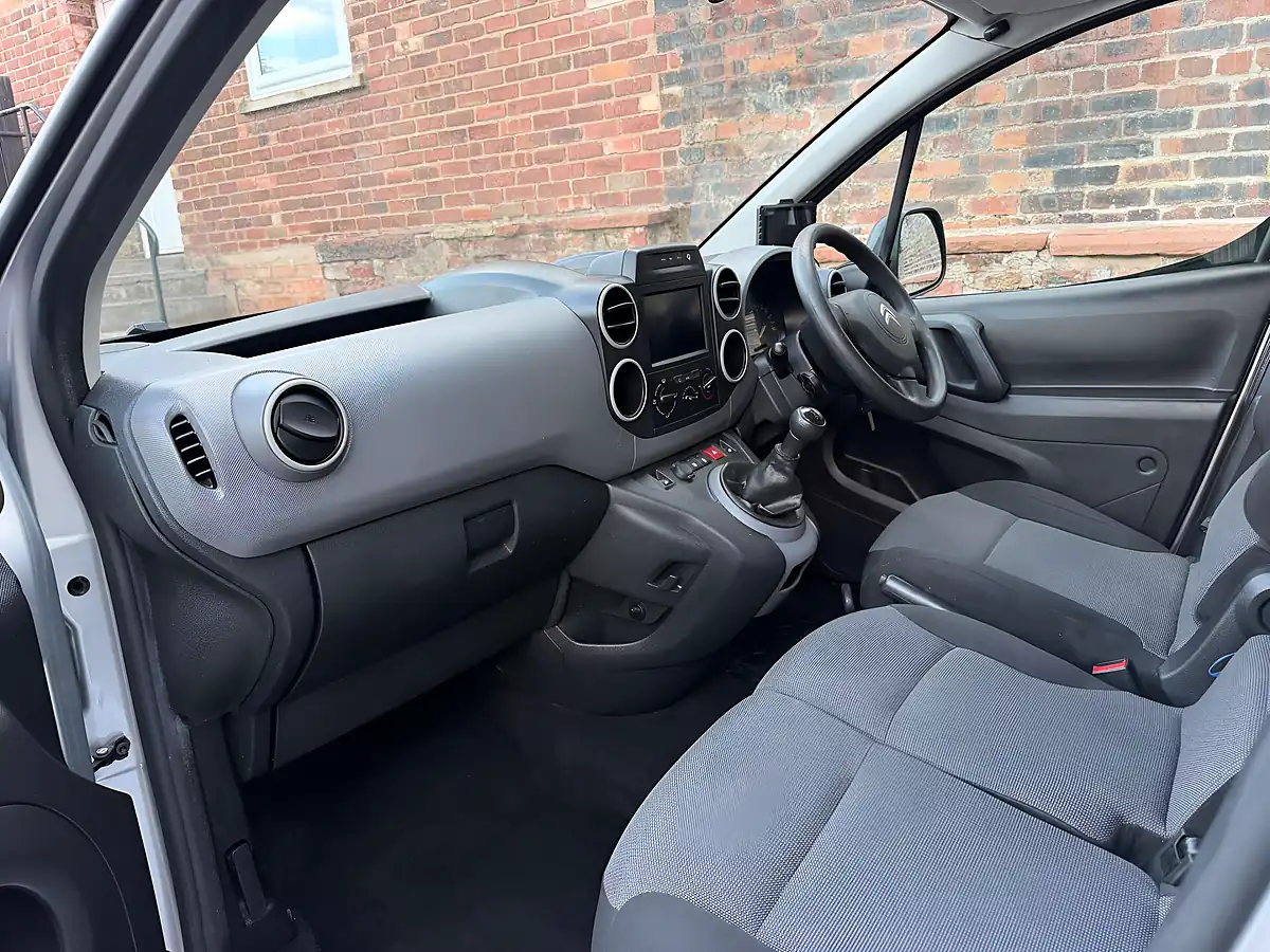 Used 2017 Citroen Berlingo 625 Enterprise Blue Silver - Interior and Exterior details 9