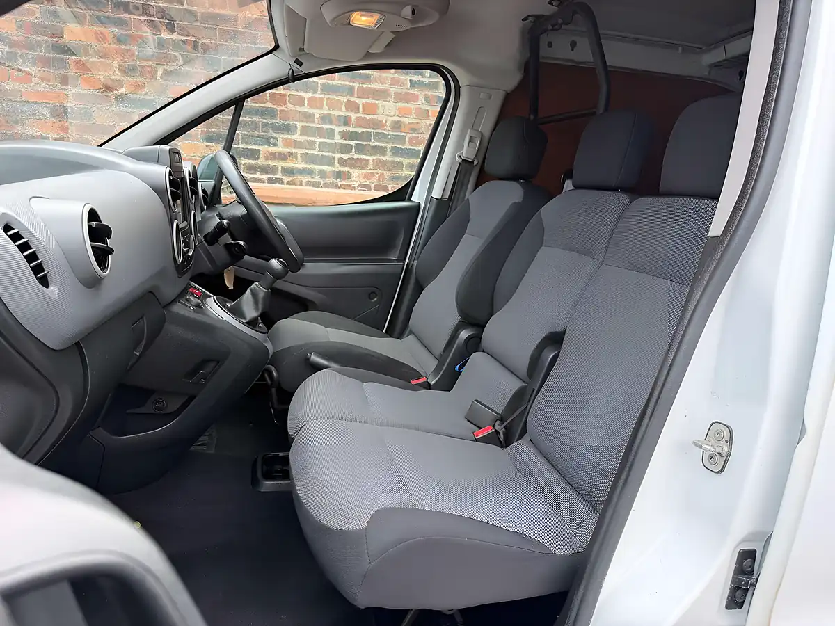 Used 2017 Citroen Berlingo 625 Enterprise Blue White - Interior and Exterior details 10
