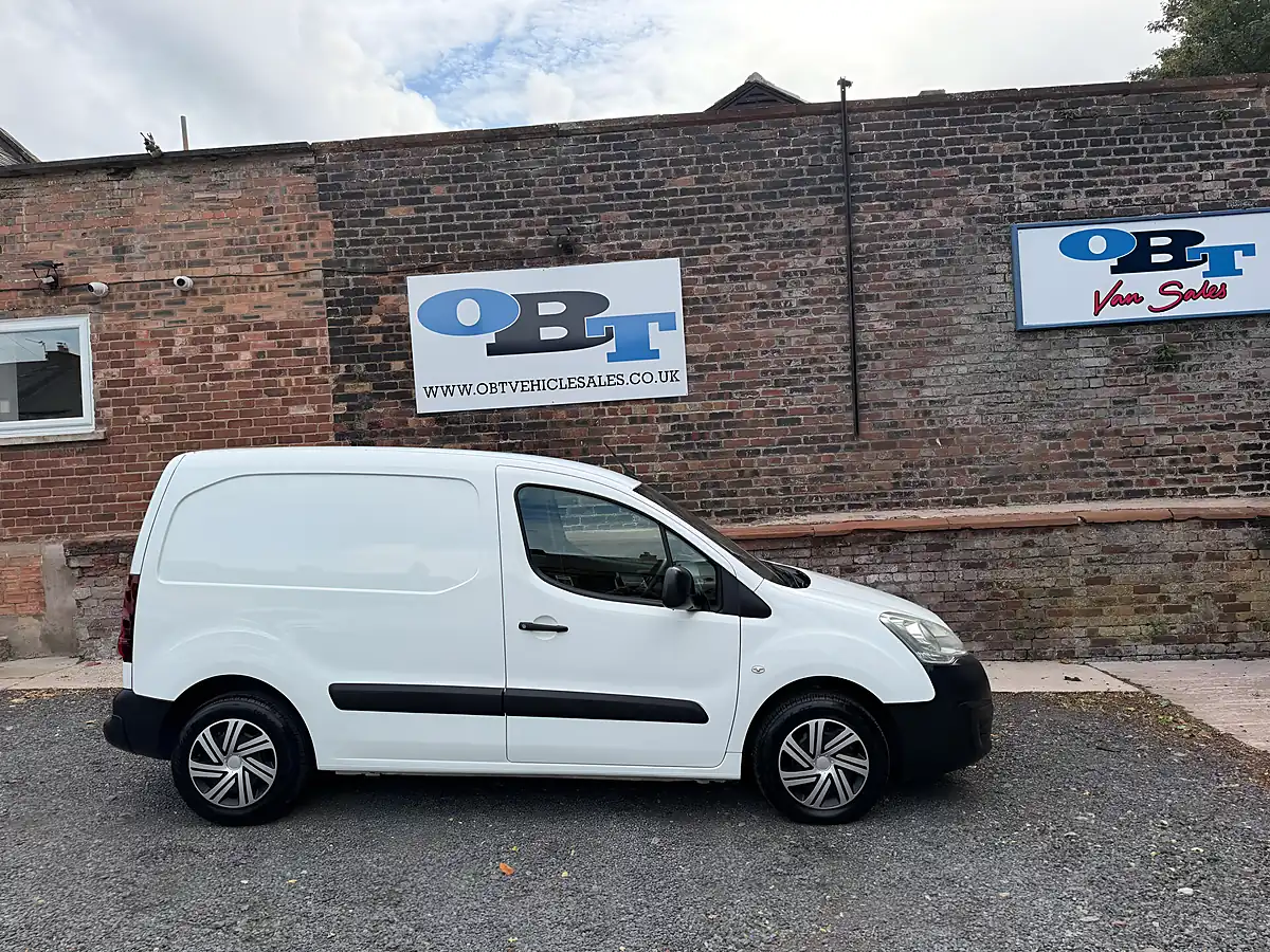 Used 2017 Citroen Berlingo 625 Enterprise Blue White - Interior and Exterior details 2