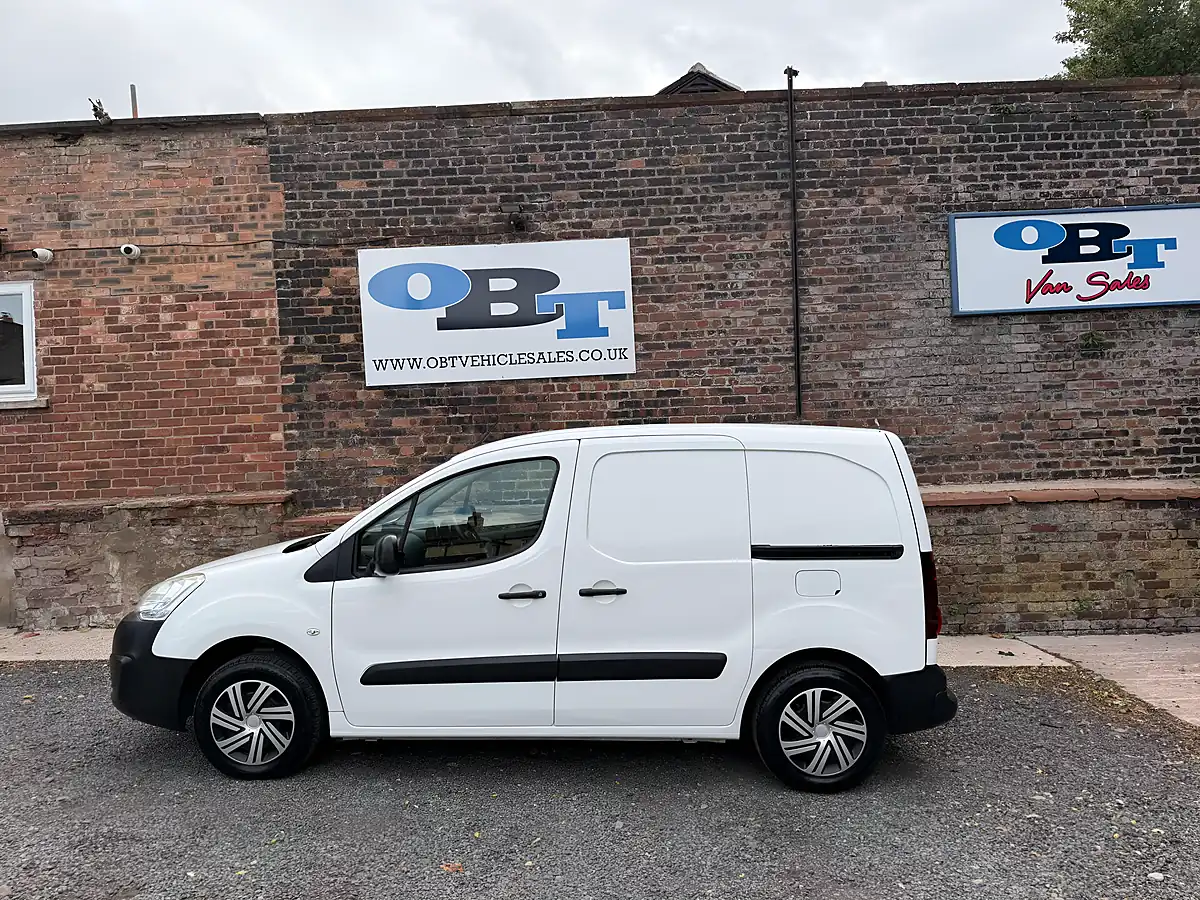 Used 2017 Citroen Berlingo 625 Enterprise Blue White - Interior and Exterior details 5