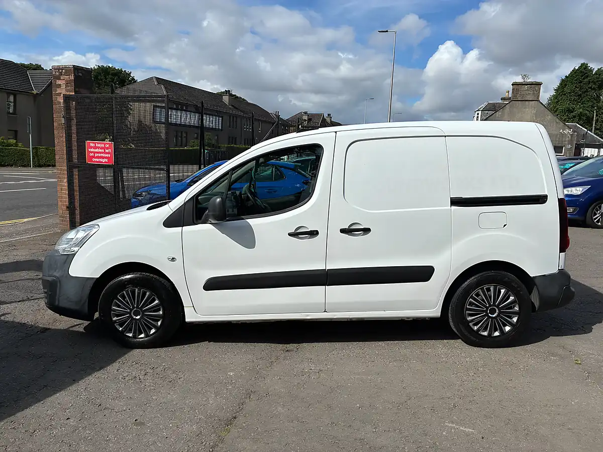Used 2017 Citroen Berlingo 625 Enterprise Panel Van White - Interior and Exterior details 2