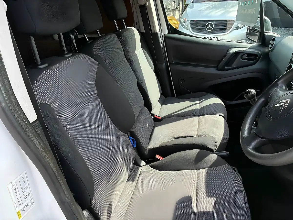 Used 2017 Citroen Berlingo 625 Enterprise Panel Van White - Interior and Exterior details 4