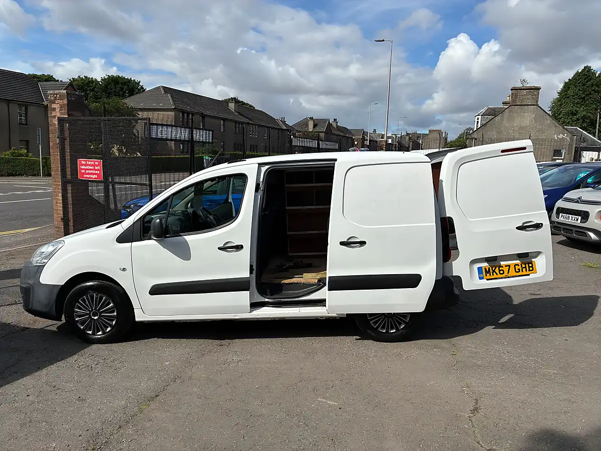 Used 2017 Citroen Berlingo 625 Enterprise Panel Van White - Interior and Exterior details 8
