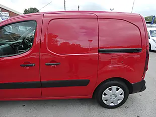 Used 2017 Citroen Berlingo 625 Lx Red - Interior and Exterior details 13